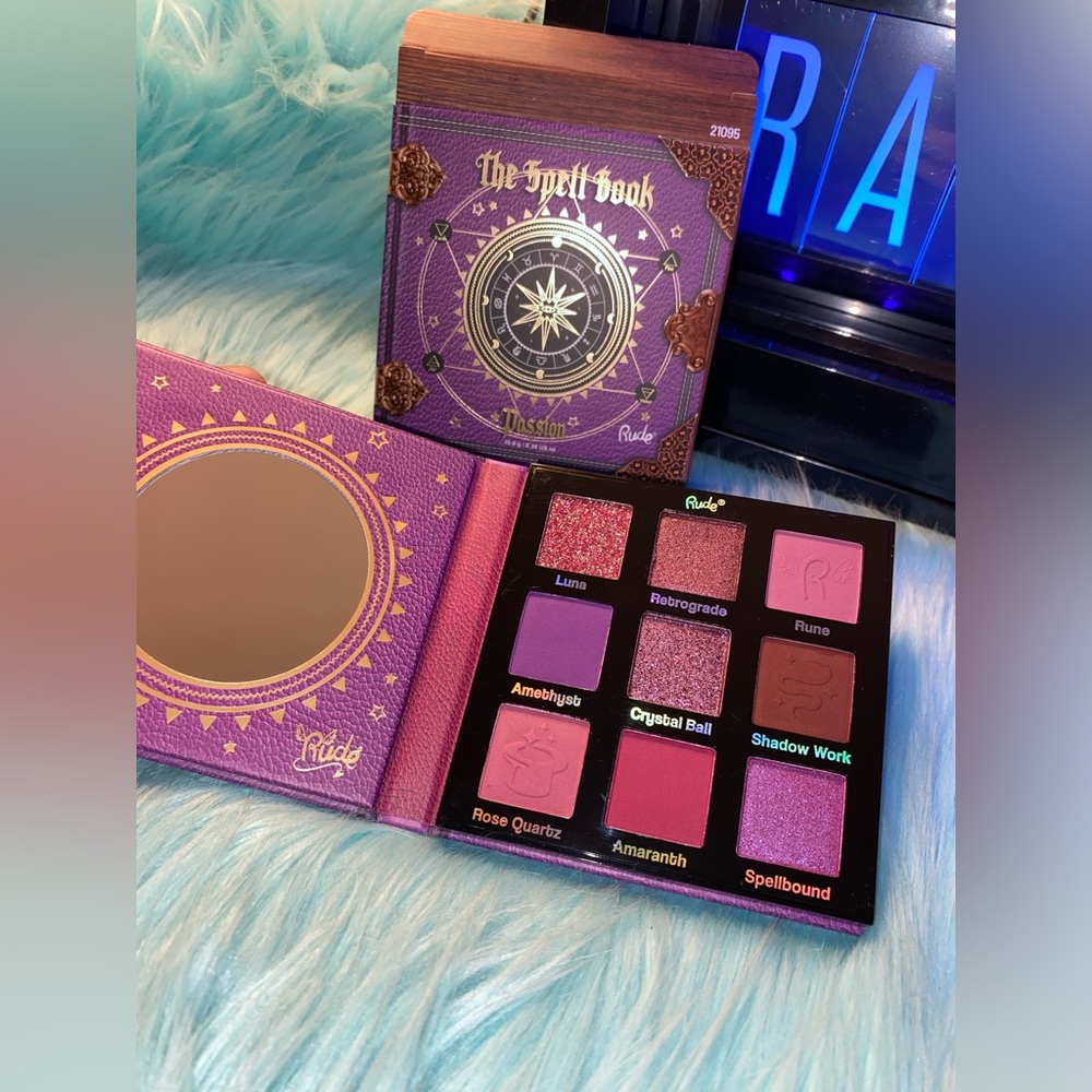 Passion Spell Book Eyeshadow Palette
